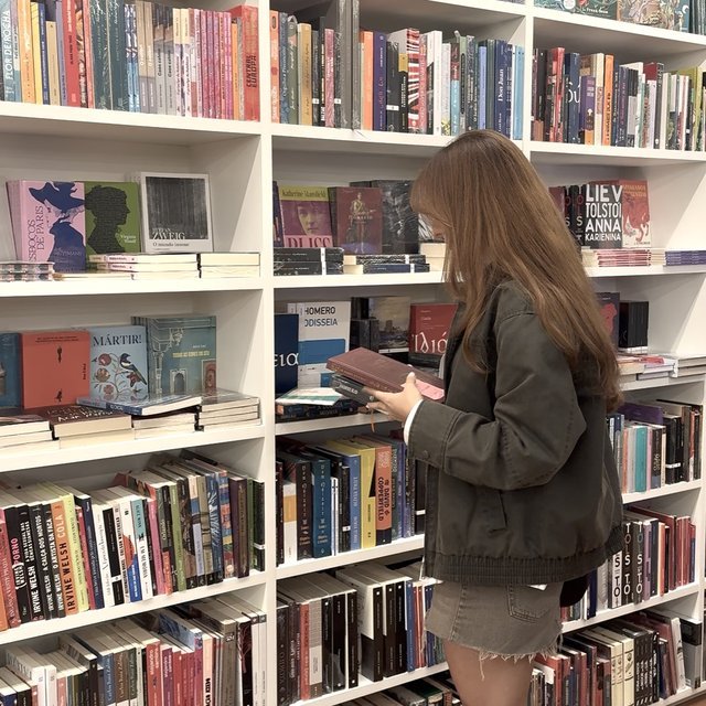 Reel: garimpando livros na livraria