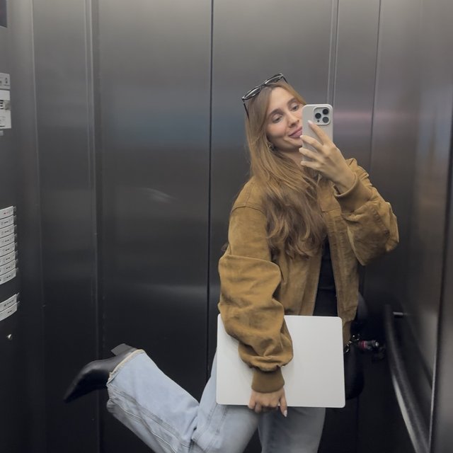 Reel: selfie no elevador
